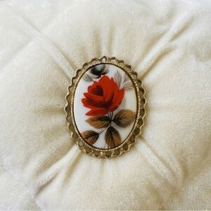 Vintage Red Rose Cameo Style Brooch Gold Tone Floral Pin